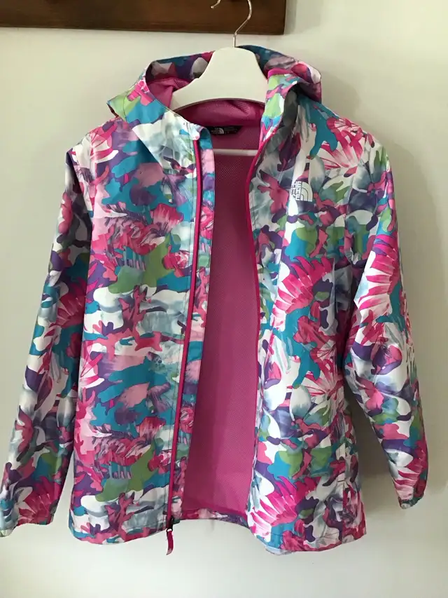 Northface Zipline Rain Jacket (Junior Girls size 18) in Kids & Youth in Ottawa - Image 3