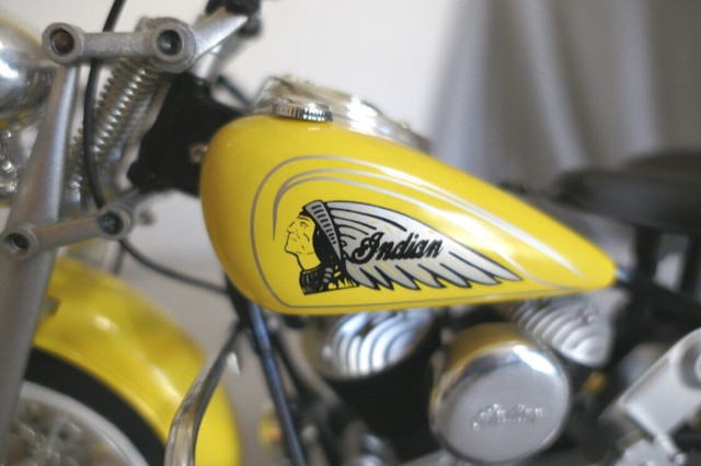 1998 IMMI New Ray 1948 Indian Chief Motorcycle Bike 1:6Scale 16" dans Art et objets de collection  à Longueuil/Rive Sud - Image 4