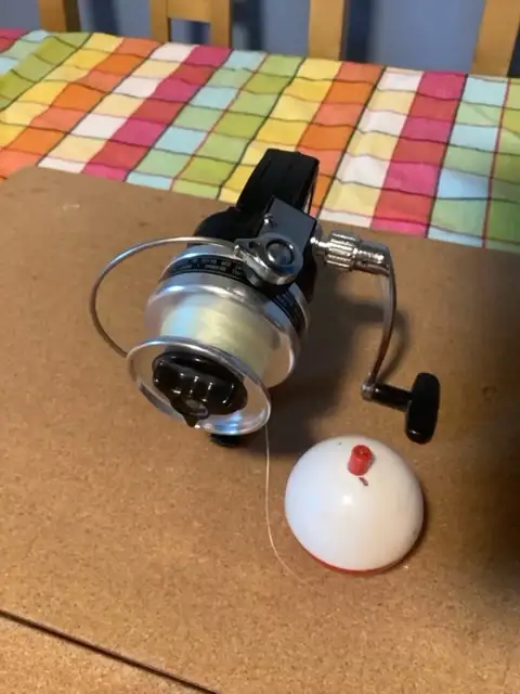 Spin casting OMNI ANGLER TR8 reel.62863738798083122