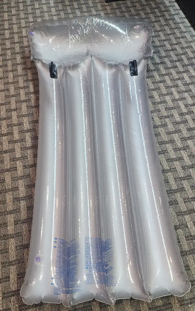 Water Air Mattress in Hot Tubs & Pools in Regina - Image 2
