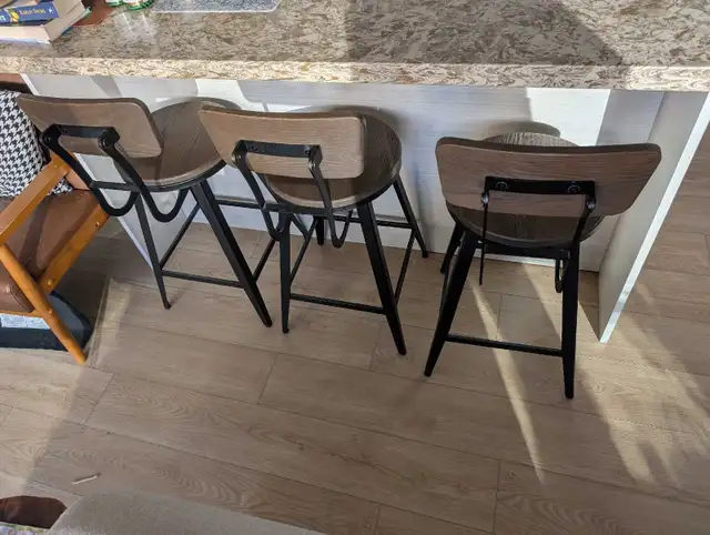 3 units - Industrial bar stools in wood and metal in Dining Tables & Sets in City of Toronto - Image 4