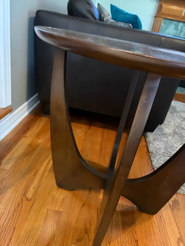 Round Wood and Glass Coffee Table and Side Table Set in Coffee Tables in Ottawa - Image 6