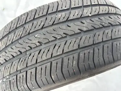 PNEUS 4 SAISONS P205/55R16 BON ÉTAT MARQUE MICHELIN