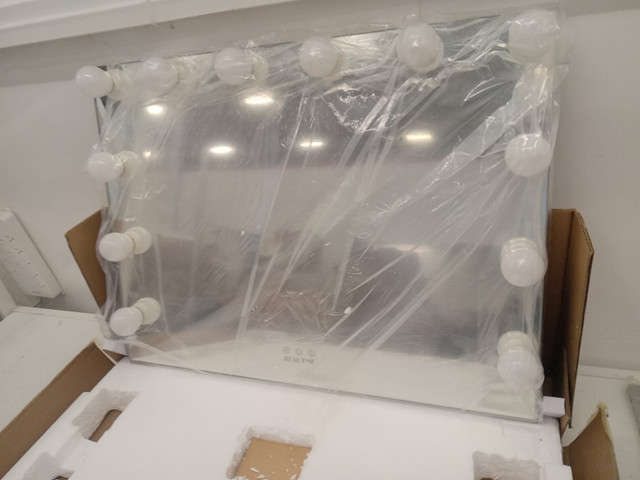 Brand New wonstart 27.5" x 21" Vanity Makeup Mirror with Lights in Home Décor & Accents in Barrie