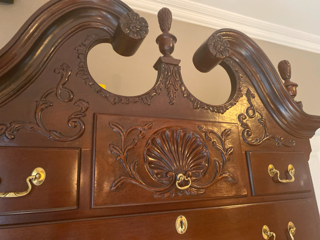 Philadelphia Tall boy, dresser with mirror in Dressers & Wardrobes in Mississauga / Peel Region - Image 3