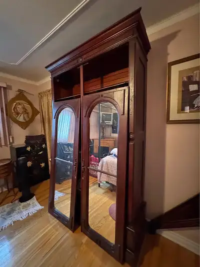 ARMOIRE GARDE ROBE ANTIQUE, View more