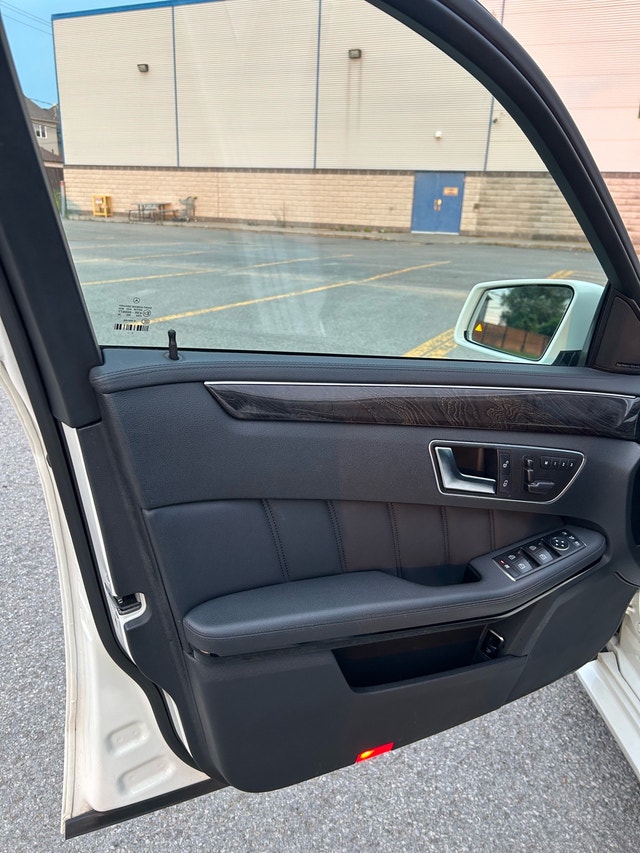 Mercedes-Benz E-Class Sedan — photo 5