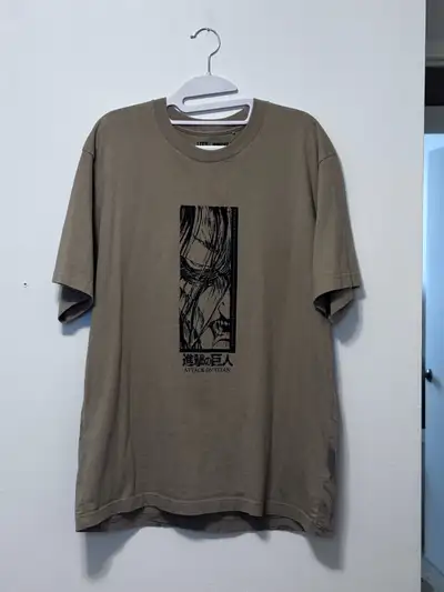 Attack on Titan Brown T-Shirt (men’s large), View more
