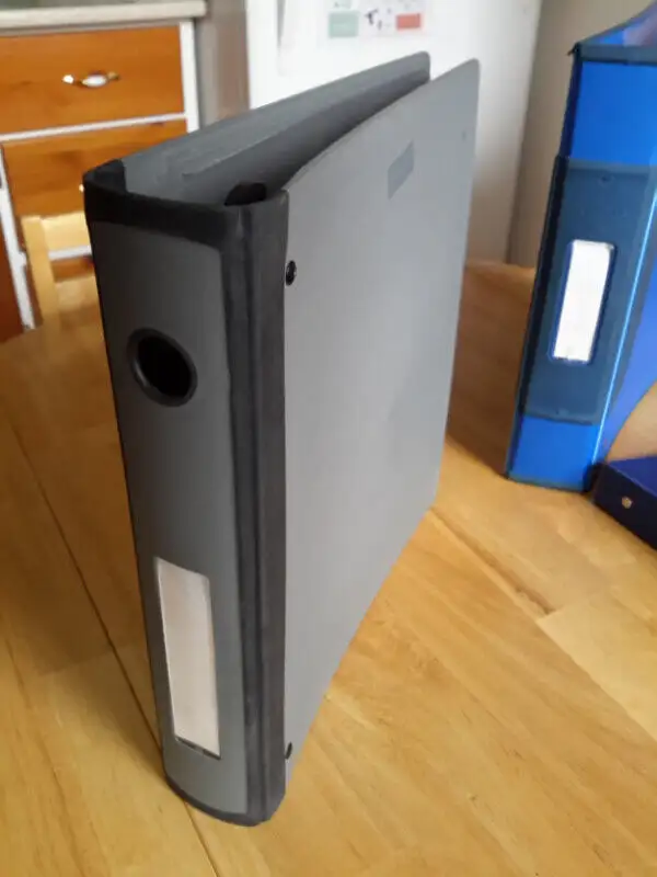 Lot 6 cartables classeur binders 1" 1.5" 2" (3 anneaux) bon état in Storage & Organization in City of Montréal - Image 3