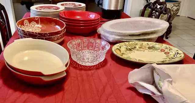 ExcellentPier  One Maribeth Dinner plates set,  Coffee maker. in Kitchen & Dining Wares in Markham / York Region - Image 6