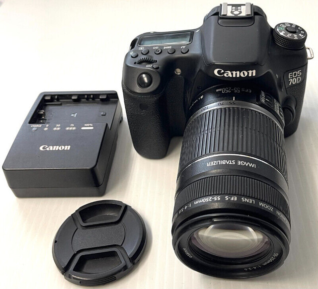 Canon EOS 70D DSLR Cameras with EFS 55-250mm f/4-5.6 IS STM Lens in Cameras & Camcorders in Guelph