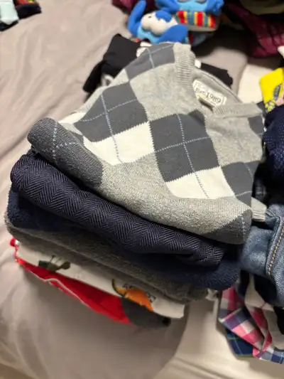 Lot de vêtements (plusieurs tailles 2-8 ans pour garçon), View more