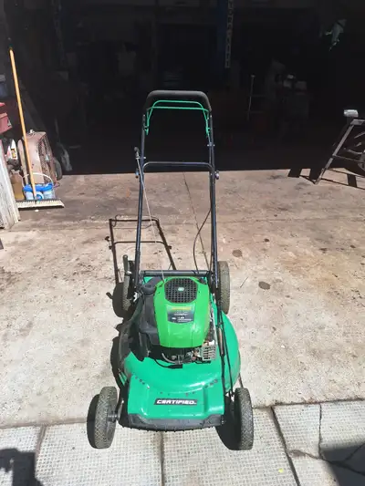 Self propelled 21" lawnmower, View more