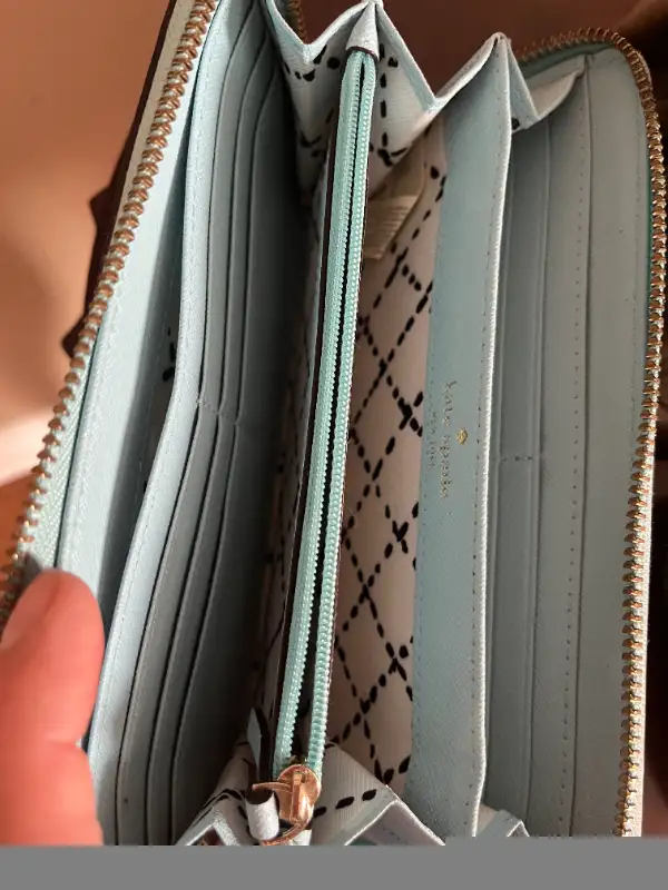 2 wallets .Prada, Kate Spade in Women's - Bags & Wallets in Markham / York Region - Image 3