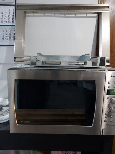 24 inch, 1.5 ft², 1100 W, Panasonic Genius Prestige (Model NN-C994S) Stainless Steel Inverter Microw...