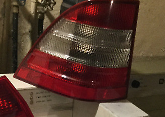 Mercedes 07-12 GL450 TailLights 06-11 98-05 ML350 Headlights in Auto Body Parts in City of Toronto - Image 2