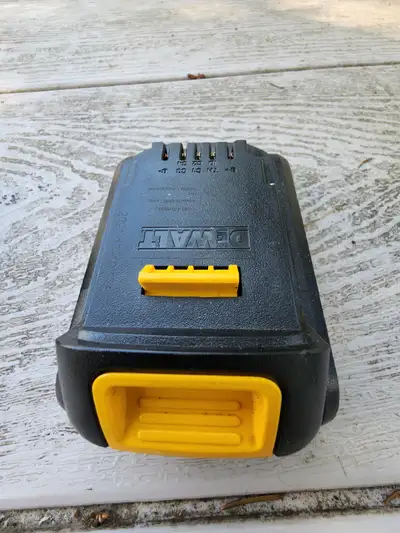 Dewalt DCB201 20V 1.5 AH Batteries Made In Japan, View more