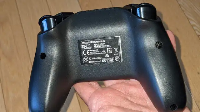 SteelSeries Nimbus+ Bluetooth Mobile Gaming Controller in Other in Mississauga / Peel Region - Image 6