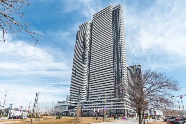 Stunning VMC Vaughan Corner unit 2 Bed 2 Bath 1 parking FOR RENT