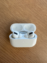 Apple AirPods Pro First Gen w/ Wireless Charging Case
