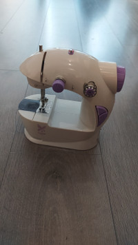 $5 - Kpcb Mini Sewing Machine
