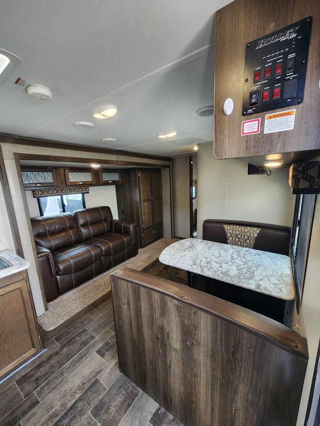 2019 Keystone Bullet 248RKS, Open Concept in Travel Trailers & Campers in Oshawa / Durham Region - Image 3