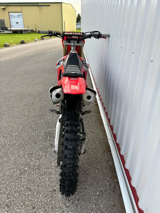 CRF 250R in Dirt Bikes & Motocross in Norfolk County - Image 6