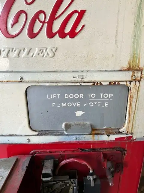 Vintage Coca-cola Vending Machine62865712526593124