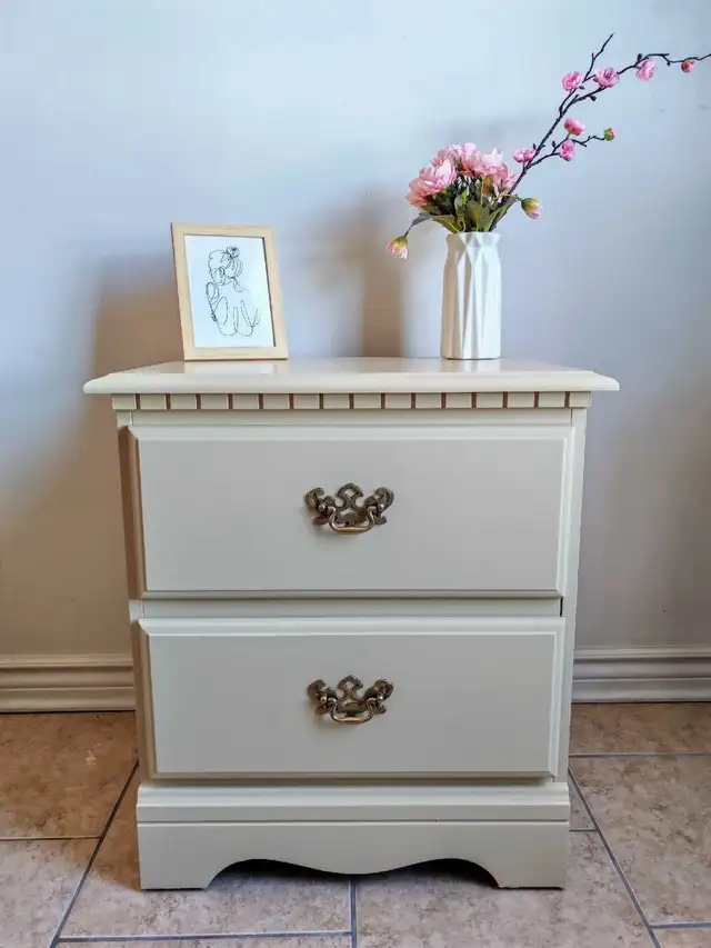 Side Table/Nightstand in Coffee Tables in Ottawa - Image 2
