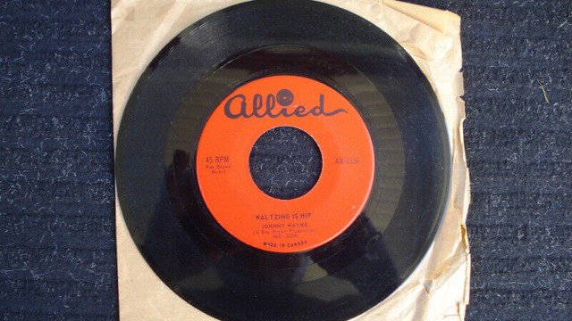 Charlottetown - Johnny Wayne - 45 RPM single record in Arts & Collectibles in Charlottetown