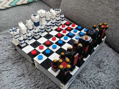 LEGO Iconic Chess Set 40174 Checkers 1450 PC's Set Two Checkers missing