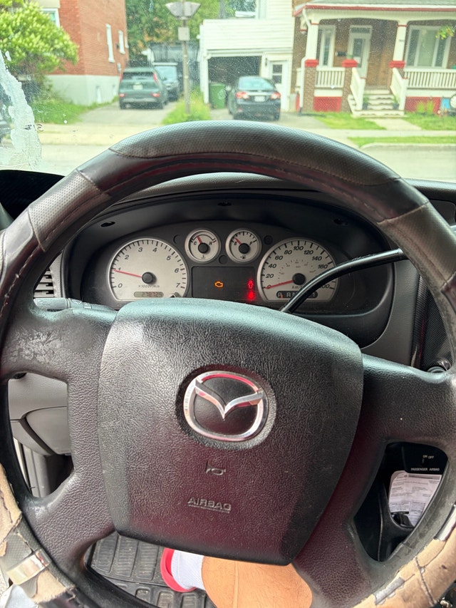 Mazda b4000 extended cab 2004 — photo 5