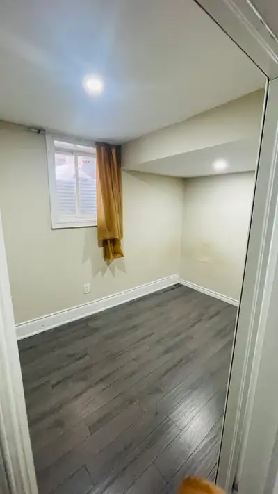 2 bedroom- 2 parking basement Credit view and wanless 5 mins to GO station Separate laundry, separat...