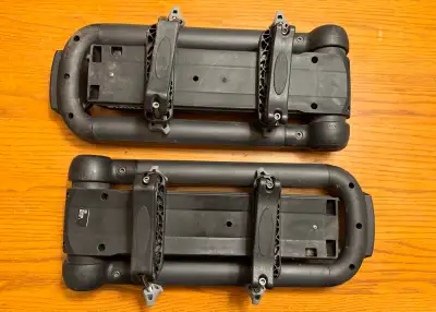 I am selling a pair of used Thule Hull-a-Port Aero 838 kayak carriers, perfect for transporting your...