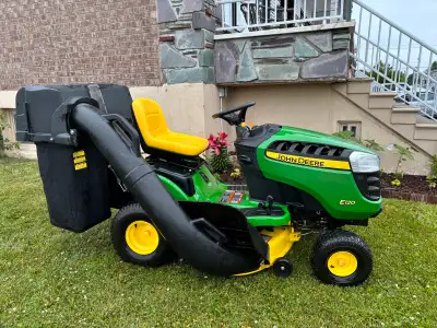 John Deere E-120 avec sacs , View more