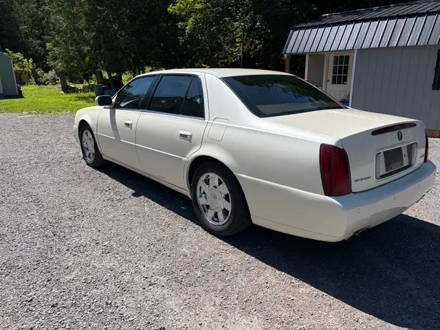 2001 Cadillac DTS - Luxury573329887524956164