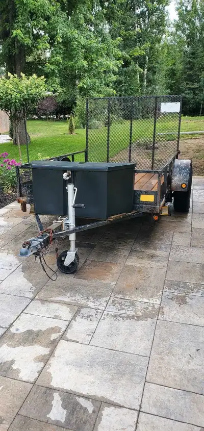 5ft x 8ft utility trailer for sale in Wasaga Beach. Actual inside dimensions of cargo area are 61.5i...