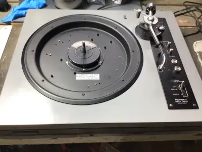 Overview The Pioneer PL-51 (and 51A) is a highly regarded, fully manual mid-1970s direct-drive turnt...