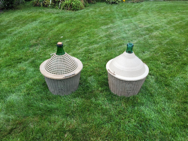 wine jugs and wine wine bottle corker Hobbies & Crafts Gatineau