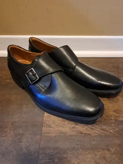 Mens black leather dress shoes size 9. Never worn, View more