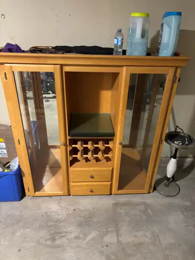 Beautiful hutch for free, View more