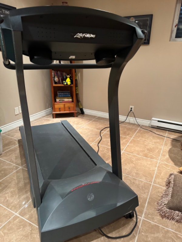 Life Fitness T3 Treadmill. GREAT CONDITION. Moving!! Exercise Equipment Moncton Kijiji