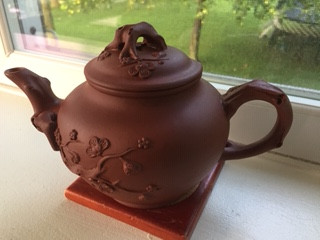 Plum Blossom Teapot Handmade Kung Fu Tea Set in Arts & Collectibles in Markham / York Region - Image 2