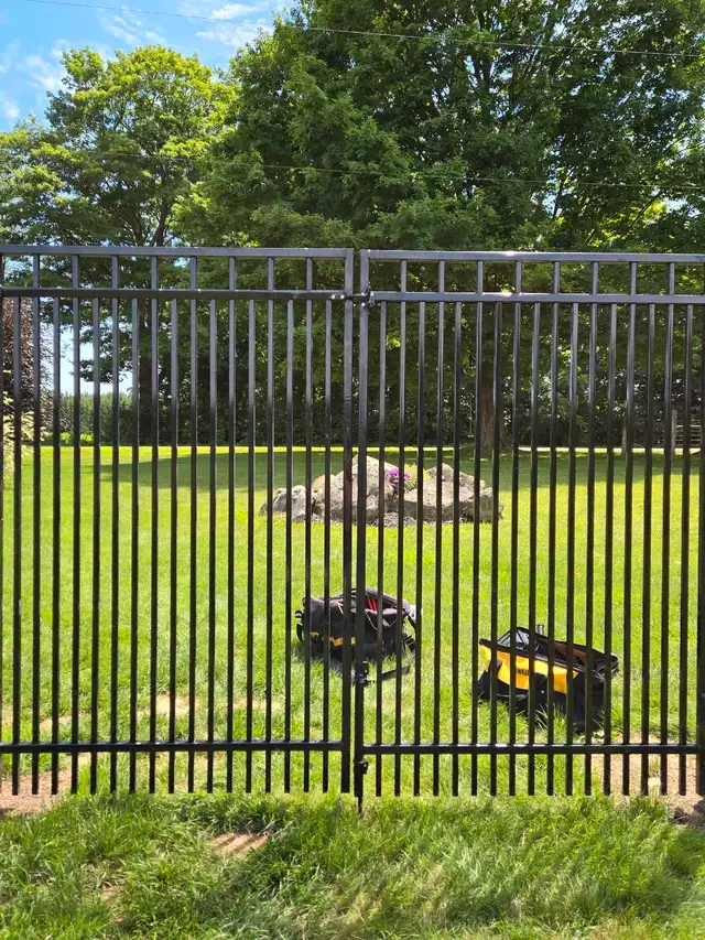 Fencing and post holes62864743506946122