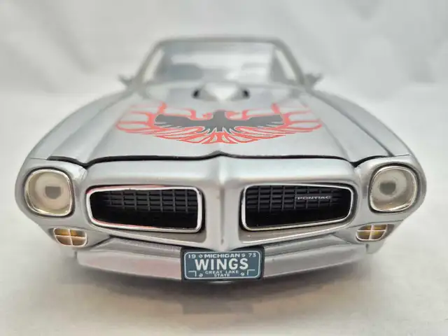 1973 Pontiac Firebird Trans Am SD 455 V8 Shaker Hood Silver 1:18 in Arts & Collectibles in Markham / York Region - Image 6