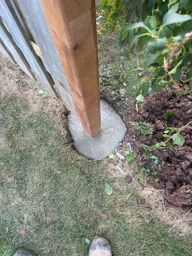 FENCE REPAIR SPECIALIST 647-308-585862865711130371123