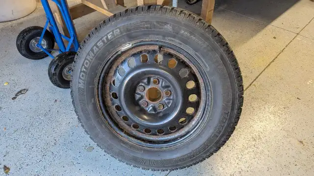 Snow Tires on 17 inch Rims in Tires & Rims in Oshawa / Durham Region - Image 2
