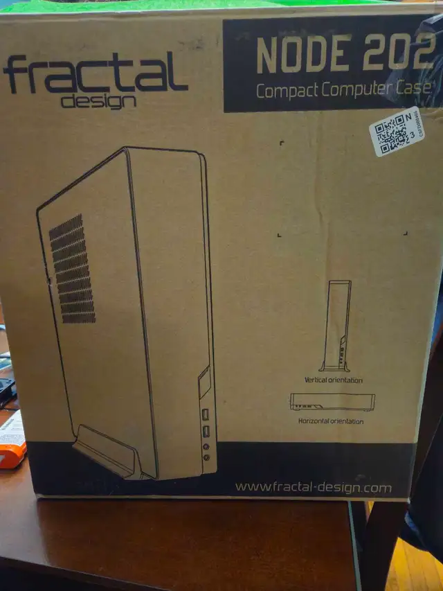 Fractal Design Node 202 - SFF Mini-ITX Case. Like New in Box in System Components in City of Toronto - Image 3