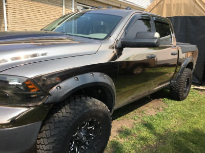 DODGE RAM 4X4 with RAM BOX & 5.7 HEMI