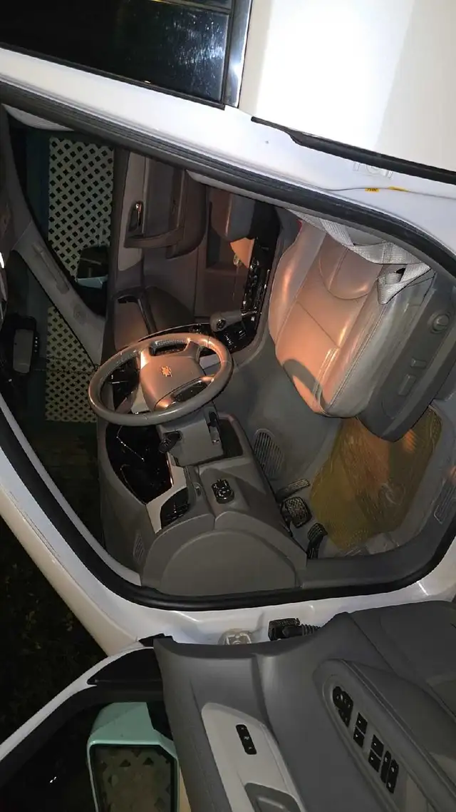 2016 Chevy Traverse LT2  model605486041090631681